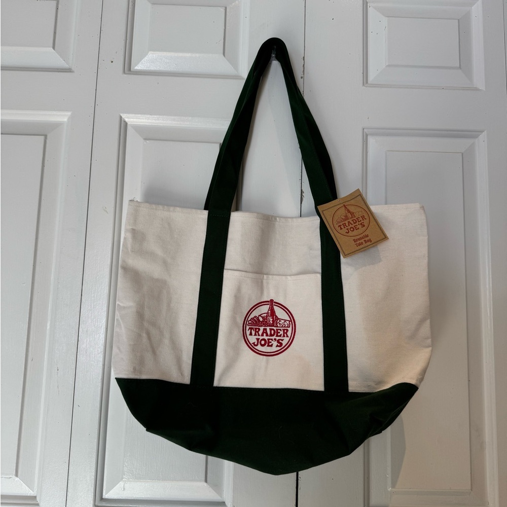 NEW with Tags 🏷️- Trader Joe's Canvas Tote Bag - White and Green